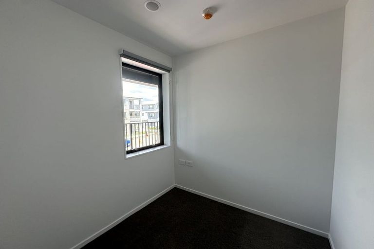 Photo of property in 106/28c Eileen Newey Place, Henderson, Auckland, 0612