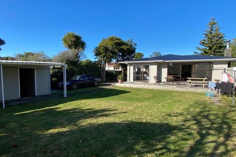 Photo of property in 43 Percival Road, Paraparaumu Beach, Paraparaumu, 5032