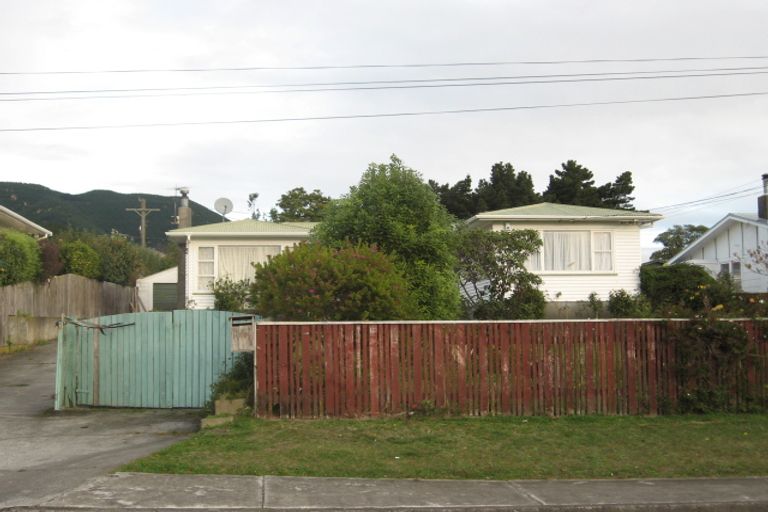 Photo of property in 50 Kaitawa Crescent, Paraparaumu, 5032