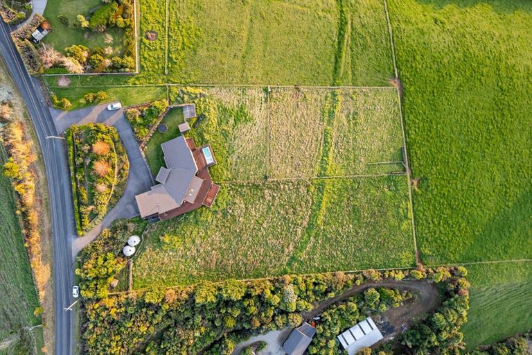 Photo of property in 25 Medhurst Road, Bombay, 2675