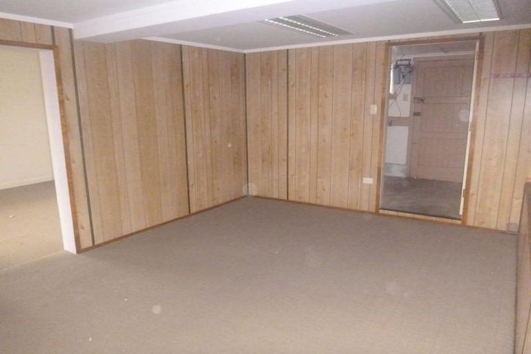 Photo of property in 28 Forest Hill Road, Henderson, Auckland, 0612