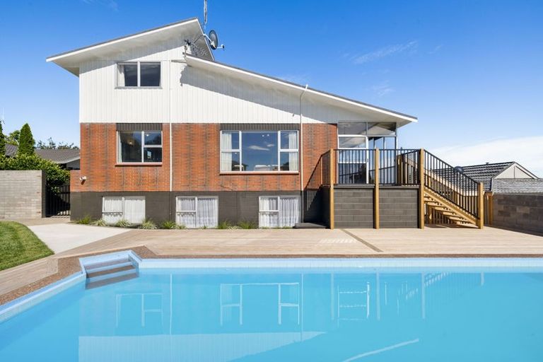 Photo of property in 13 Russleigh Drive, Dinsdale, Hamilton, 3204