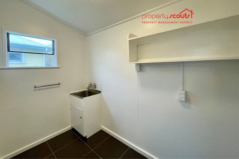 Photo of property in 6 Calgher Avenue, Waitara, 4320