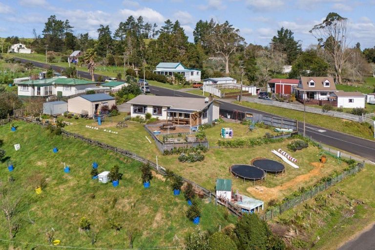 Photo of property in 2 Cambridge Road, Waihi, 3610