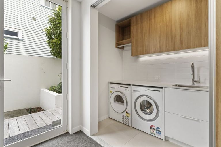 Photo of property in 20 Cameron Street, Takapuna, Auckland, 0622