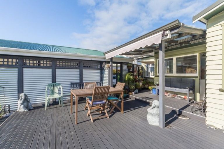 Photo of property in 16 Trafalgar Street, Levin, 5510