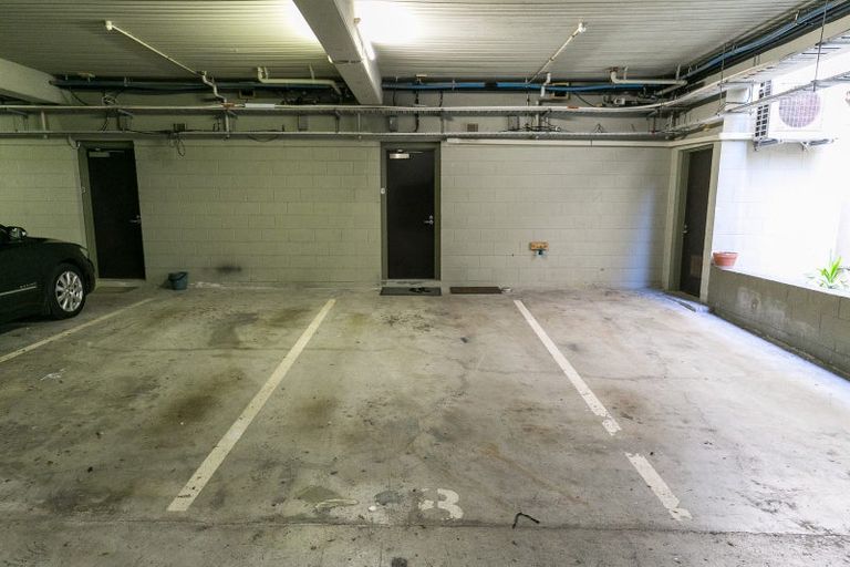 Photo of property in Mendosa Terraces Apartments, 8/9 Ebor Street, Te Aro, Wellington, 6011