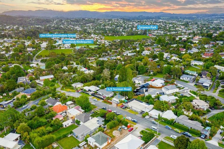 Photo of property in 1/9 Norman Road, Titirangi, Auckland, 0604