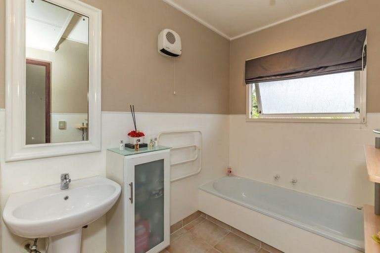 Photo of property in 14 Kennedy Drive, Levin, 5510