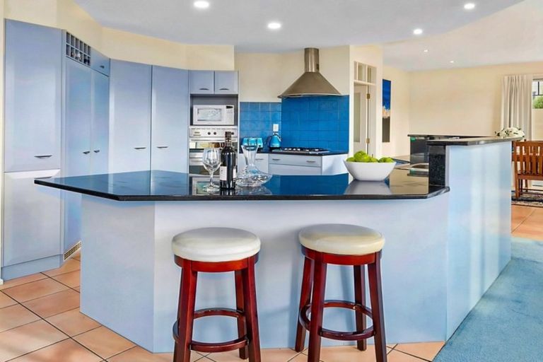 Photo of property in 21 Derry Hill, Churton Park, Wellington, 6037