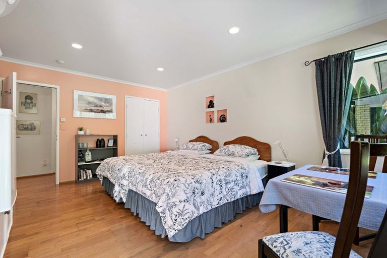 Photo of property in 2 Iwanui Close, Waitara, 4320