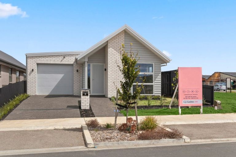Photo of property in 4 Adzebill Court, Rototuna North, 3210