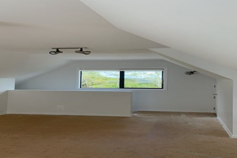 Photo of property in 135a Portsmouth Road, Bombay, 2675