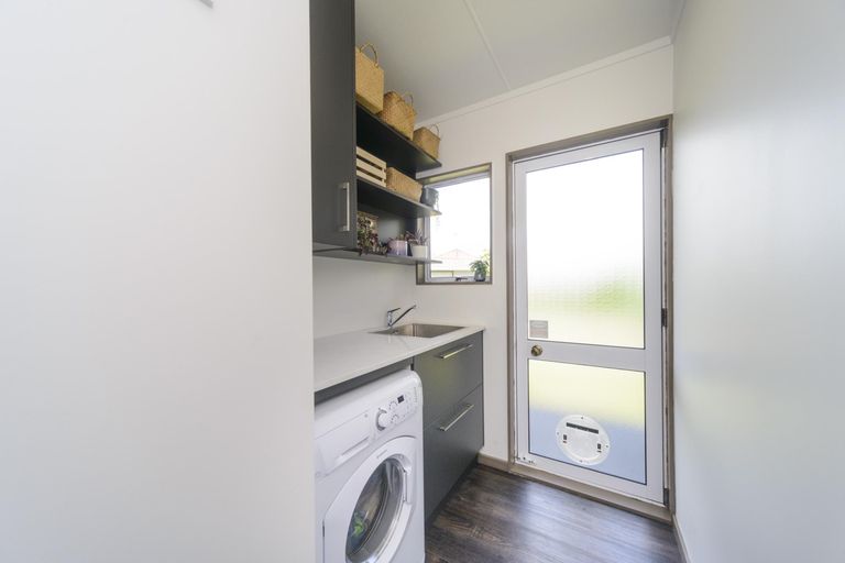 Photo of property in 97 Hillcrest Drive, Kelvin Grove, Palmerston North, 4414