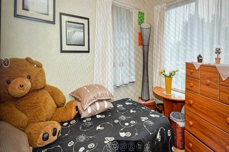 Photo of property in 13 Lipton Grove, Opaheke, Papakura, 2113