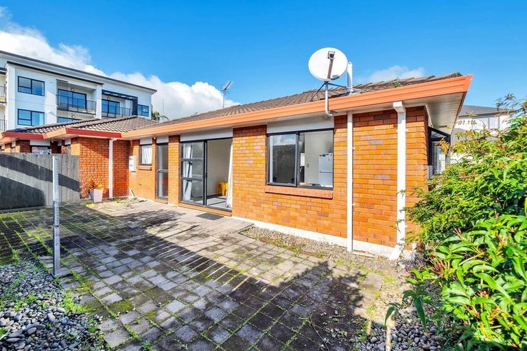 Photo of property in 2/6 Menary Street, Papakura, 2110