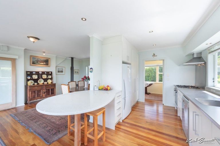 Photo of property in 39 Maungaraki Road, Korokoro, Lower Hutt, 5012