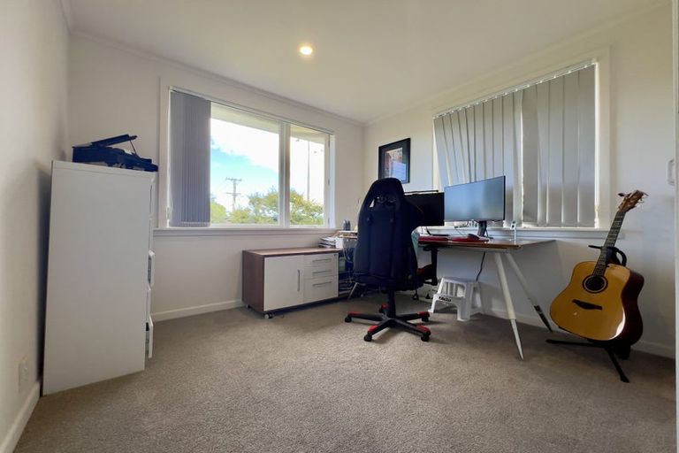 Photo of property in 71 Pomaria Road, Henderson, Auckland, 0610