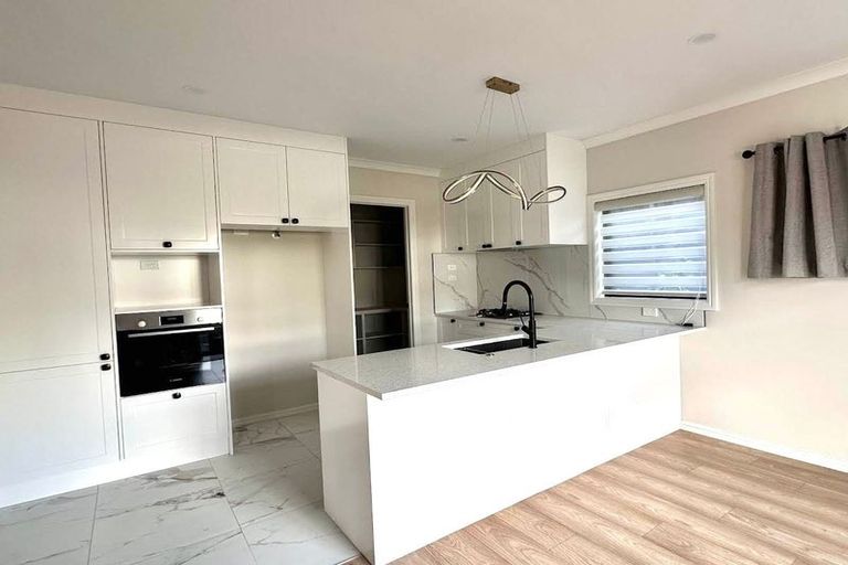 Photo of property in 17a Artesia Close, Shamrock Park, Auckland, 2016