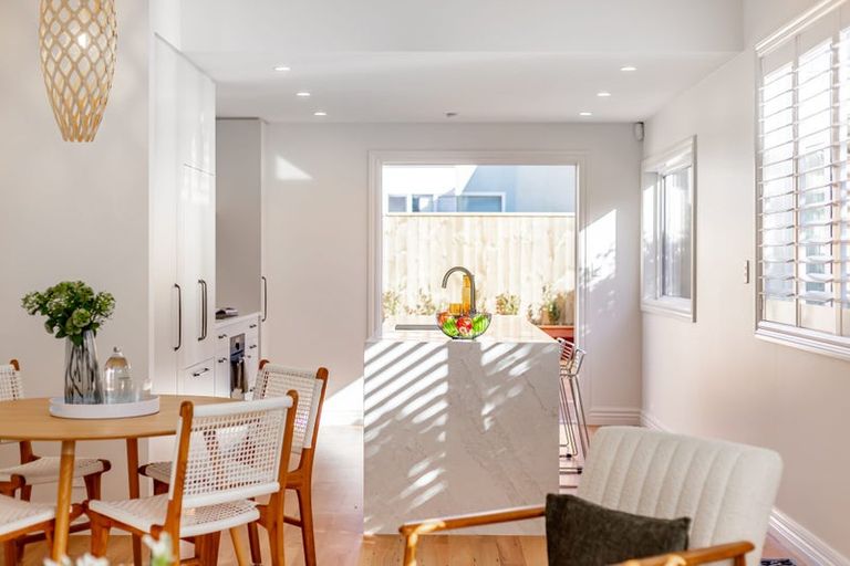 Photo of property in 2-4 Caroline Street, Mount Victoria, Wellington, 6011