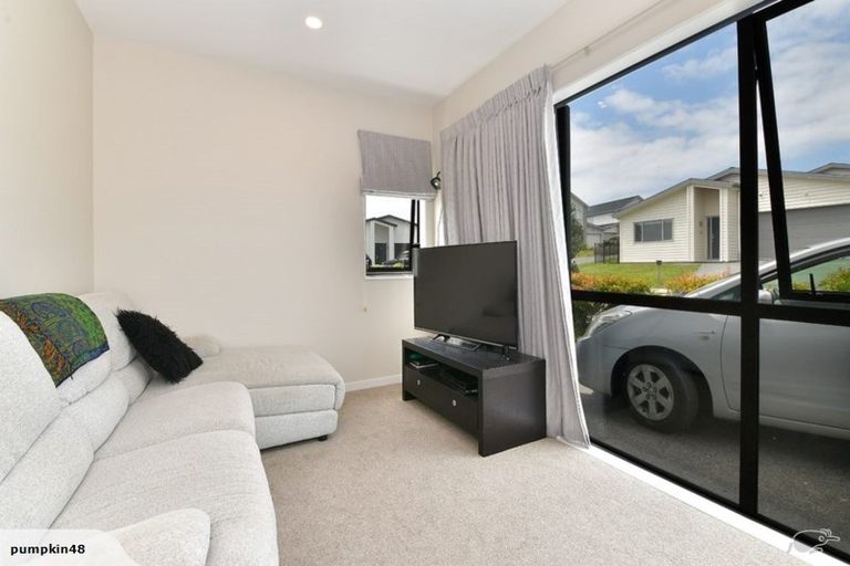 Photo of property in 18 Kaipuke Crescent, Gulf Harbour, Whangaparaoa, 0930