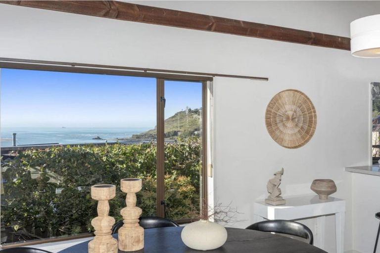 Photo of property in 1/17 Moncks Spur Road, Redcliffs, Christchurch, 8081