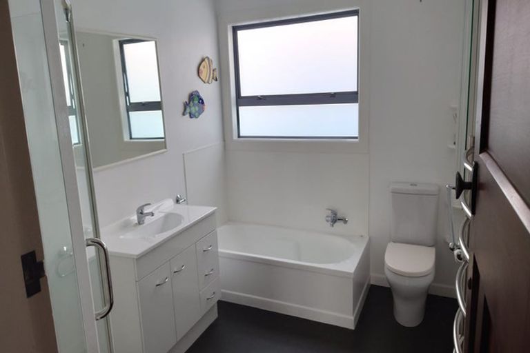 Photo of property in 288 The Parade, Island Bay, Wellington, 6023