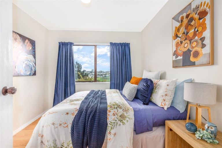 Photo of property in 17 The Bollard, Whitby, Porirua, 5024