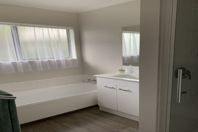 Photo of property in 10 Meynell Court, Glen Eden, Auckland, 0602