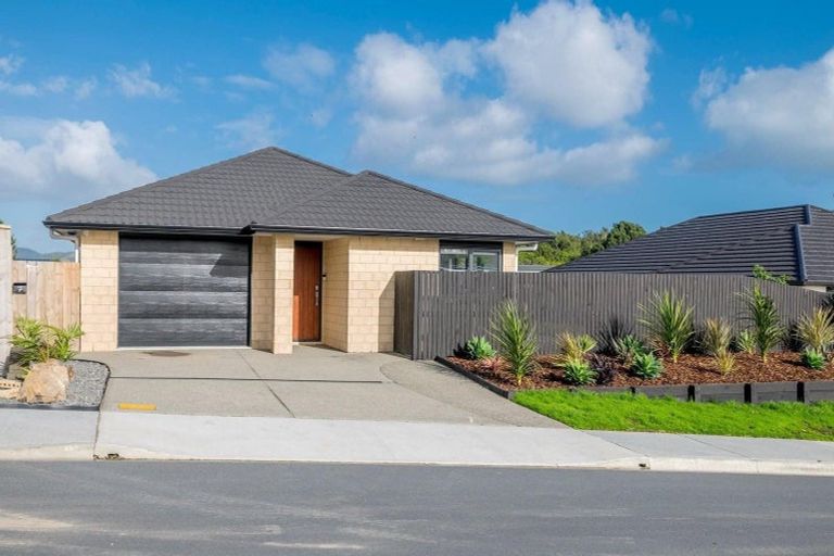 Photo of property in 7 Morepork Drive, Waikanae, 5036