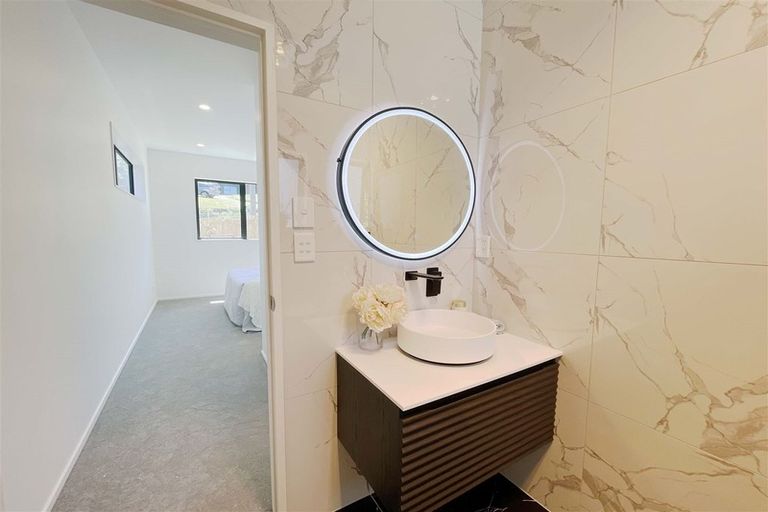 Photo of property in 2b Marina Road, Torbay, Auckland, 0630