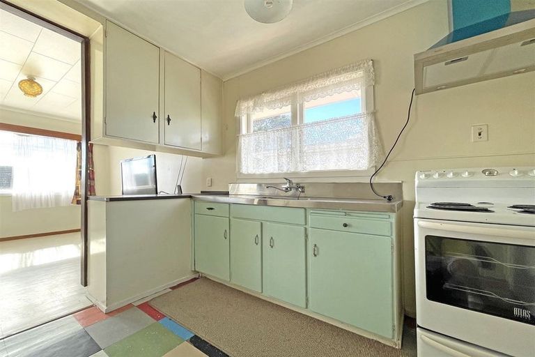 Photo of property in 75 Larnoch Road, Henderson, Auckland, 0610