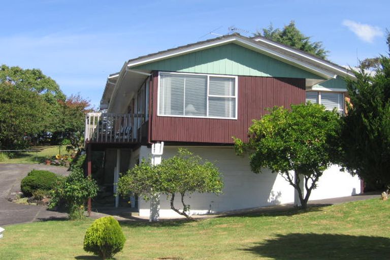 Photo of property in 1/7 Marlborough Avenue, Glenfield, Auckland, 0629