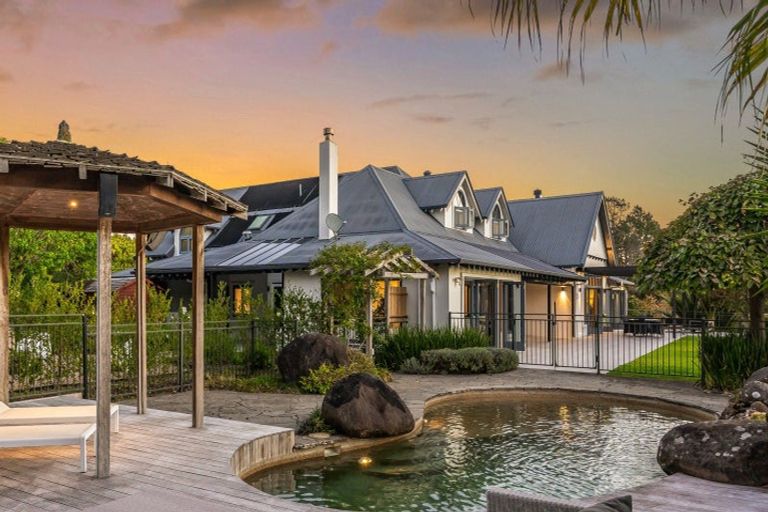 Photo of property in 6 Emily Lane, Greenhithe, Auckland, 0632