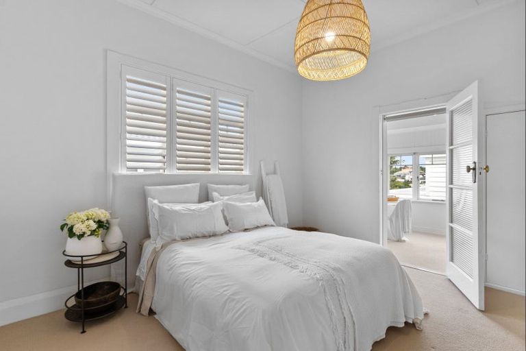 Photo of property in 6 Belle Vue Avenue, Northcote Point, Auckland, 0627