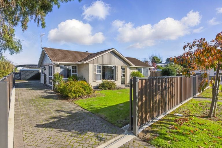 Photo of property in 2 Gabriel Street, Raumati Beach, Paraparaumu, 5032