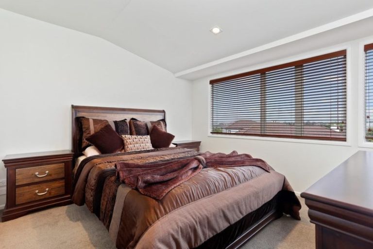Photo of property in 9 Corsica Way, Karaka, Papakura, 2113