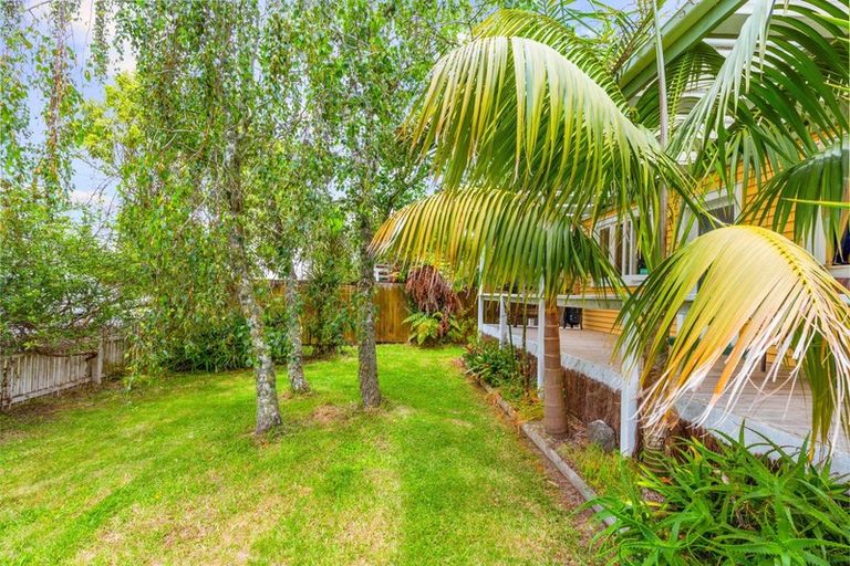 Photo of property in 50 Great North Road, Riverhead, 0820