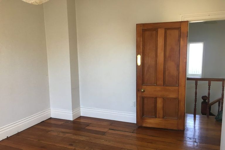 Photo of property in 13 Myrtle Crescent, Mount Cook, Wellington, 6021