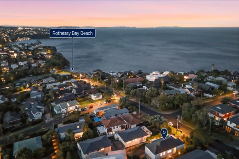 Photo of property in 1/22 Rothesay Bay Road, Rothesay Bay, Auckland, 0630