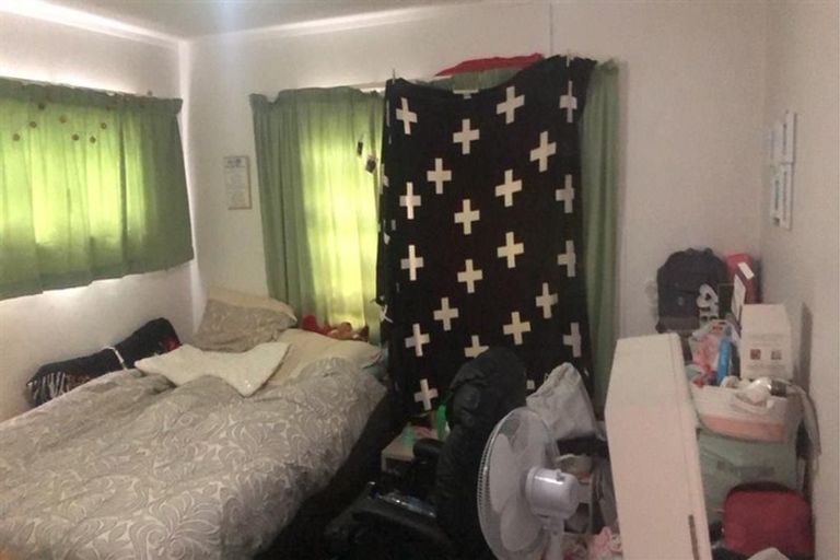 Photo of property in 1/37 Ellice Road, Totara Vale, Auckland, 0629