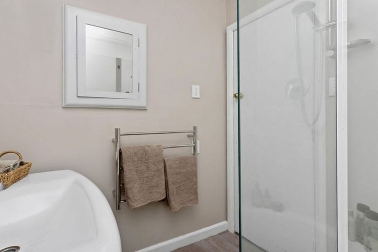 Photo of property in 27 Cross Street, Coalgate, 7673