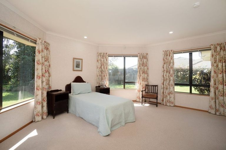 Photo of property in 20 Strachan Way, Highbury, Palmerston North, 4412