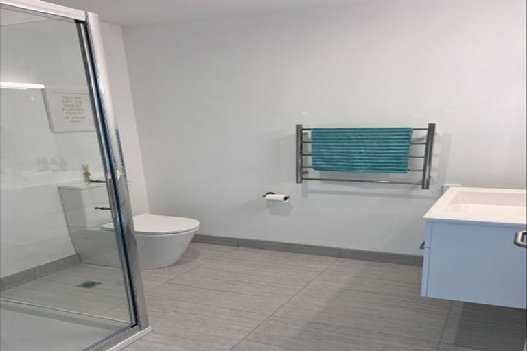 Photo of property in 1 Te Puketoka Lane, Mangere, 2022