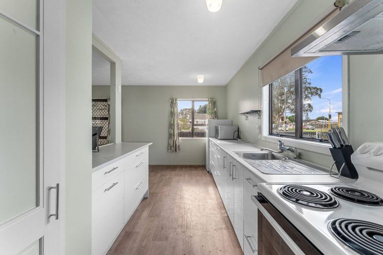 Photo of property in 2/2 Burundi Avenue, Clendon Park, Auckland, 2103