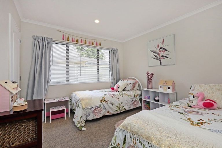 Photo of property in 24 Chelsea Drive, Taradale, Napier, 4112