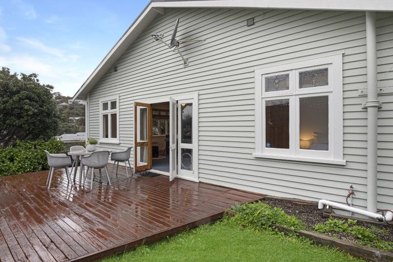 Photo of property in 92 Townsend Road, Miramar, Wellington, 6022