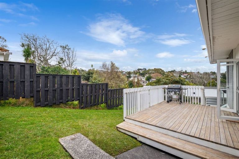 Photo of property in 2/58 Girrahween Drive, Totara Vale, Auckland, 0629
