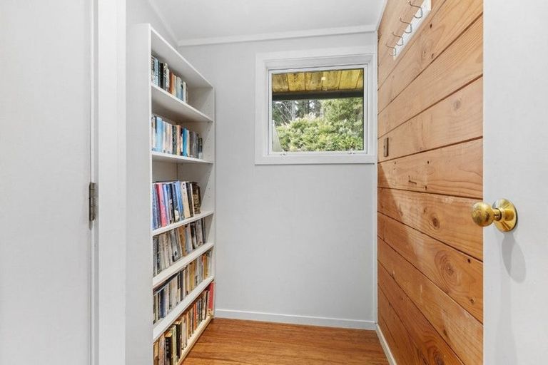 Photo of property in 16 Apple Terrace, Ranui, Porirua, 5024