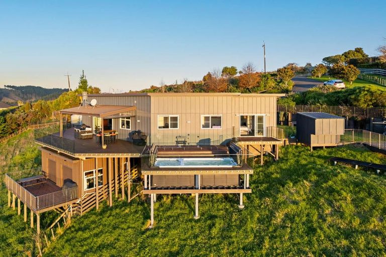 Photo of property in 25 Medhurst Road, Bombay, 2675